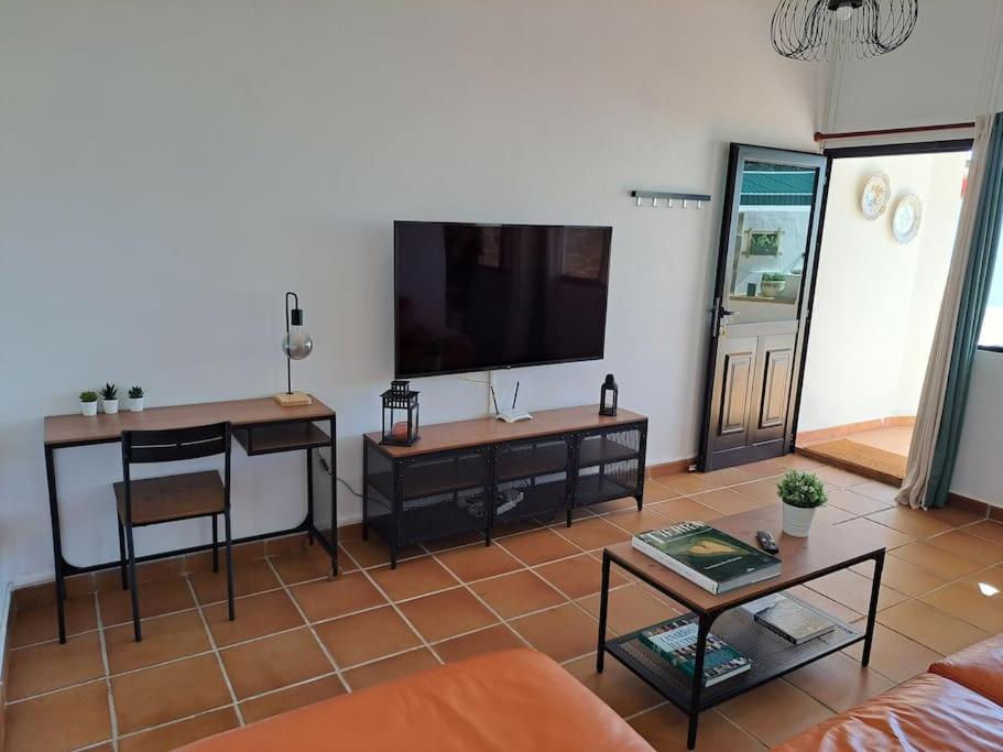 Apartamento Valentina Тиас Экстерьер фото